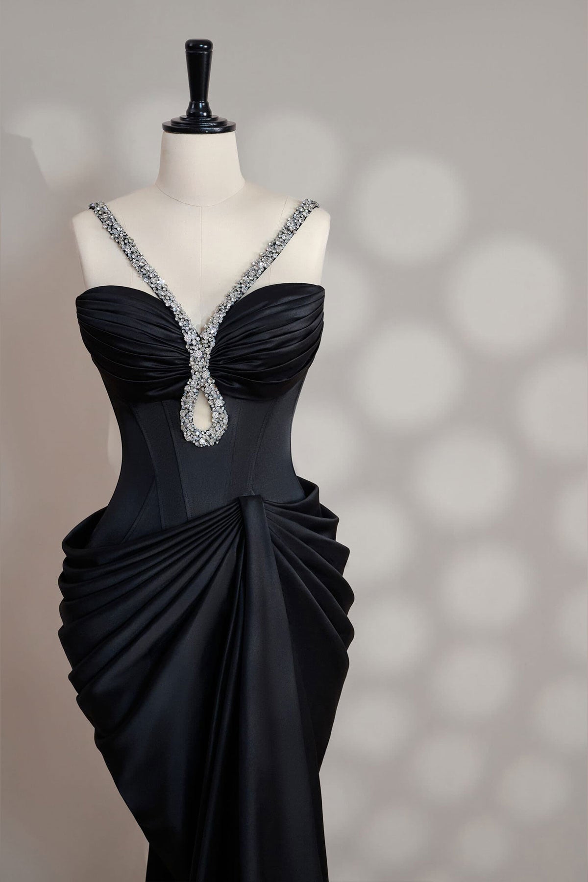 VD Chloe Valent Black Gown