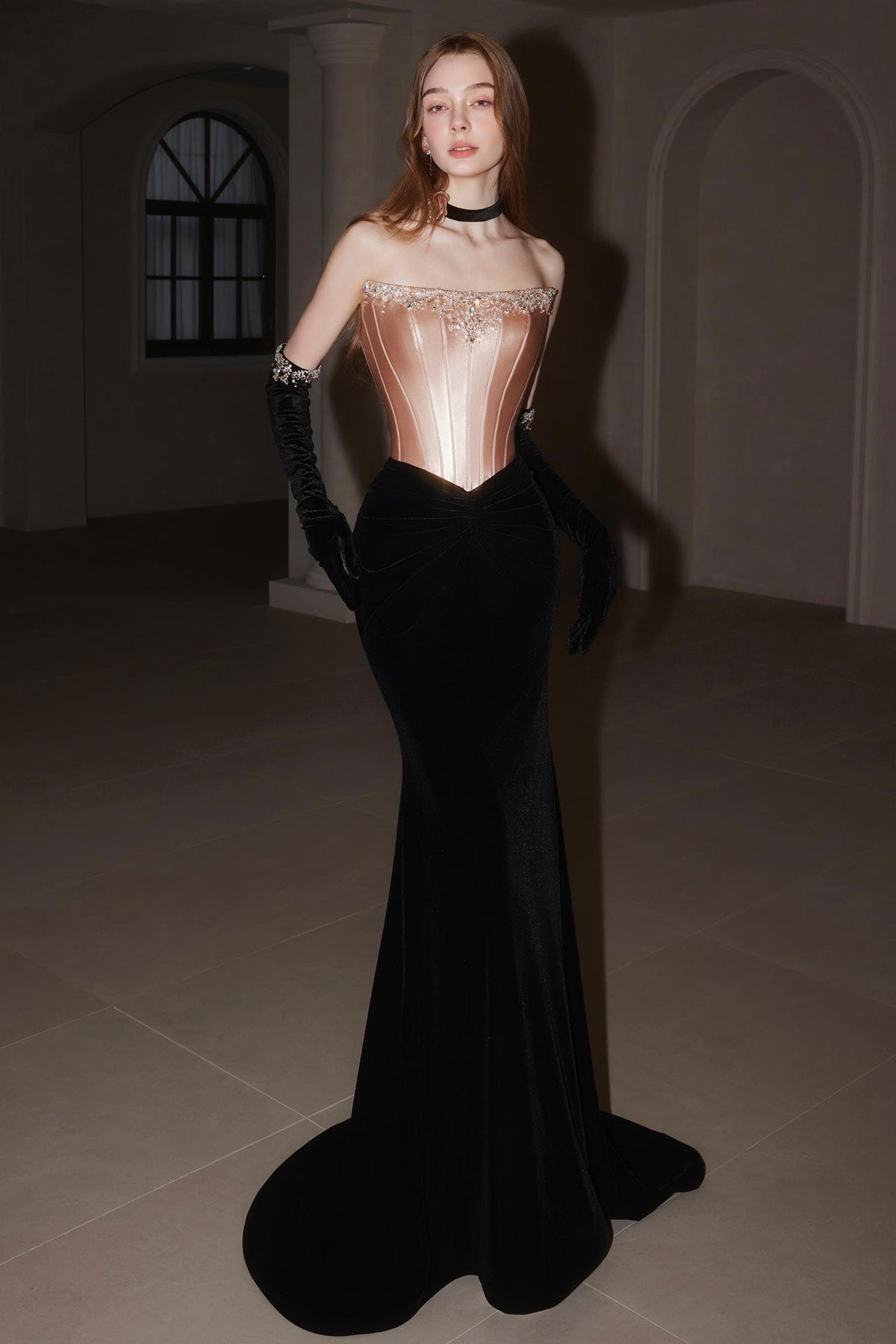 SS Emilia Gold Velvet Black Gloves