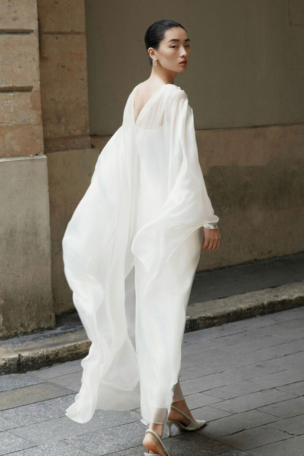 VD Huong Chiffon Gown